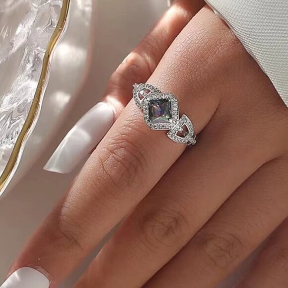 NEW 18k White Gold Mystic Topaz Diamond Ring - Picture 3 of 3